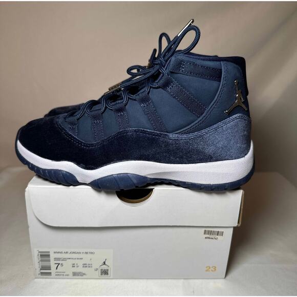 Size 7.5 - Wmns Air Jordan 11 Retro Midnight Navy Velvet Women's ShoesShips Now - Picture 1 of 12